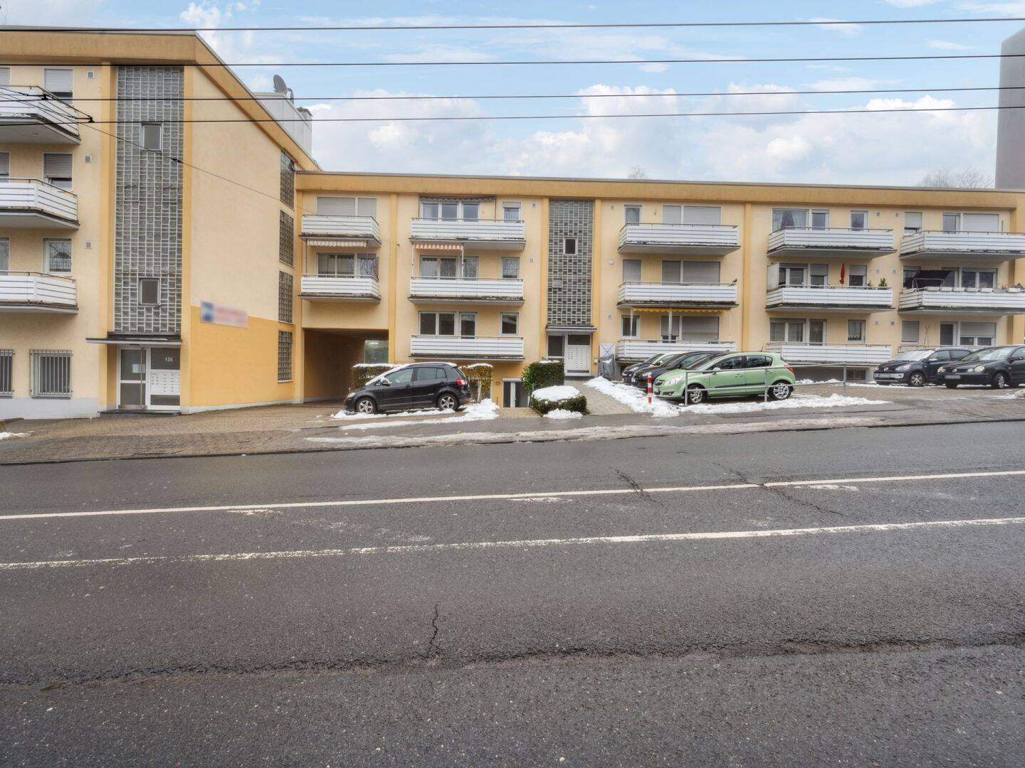 Modernisiertes 1-Zimmer-Apartment in Solingen-Gräfrath – Solingen – Bild 1 von 6