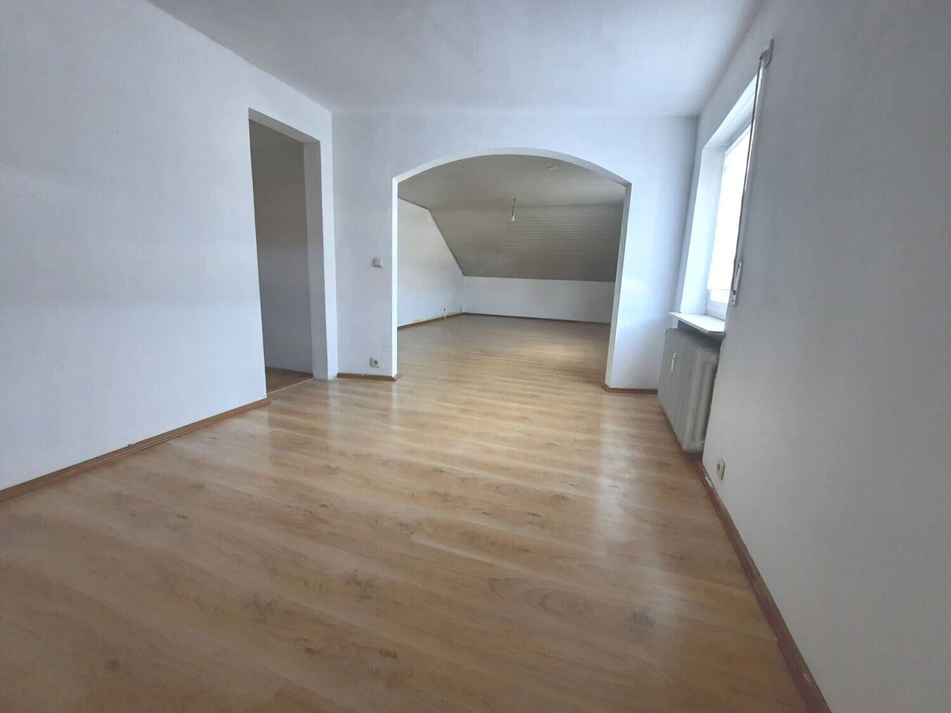 Dachgeschosswohnung in 93128 Regenstauf mit 109 m² kaufen