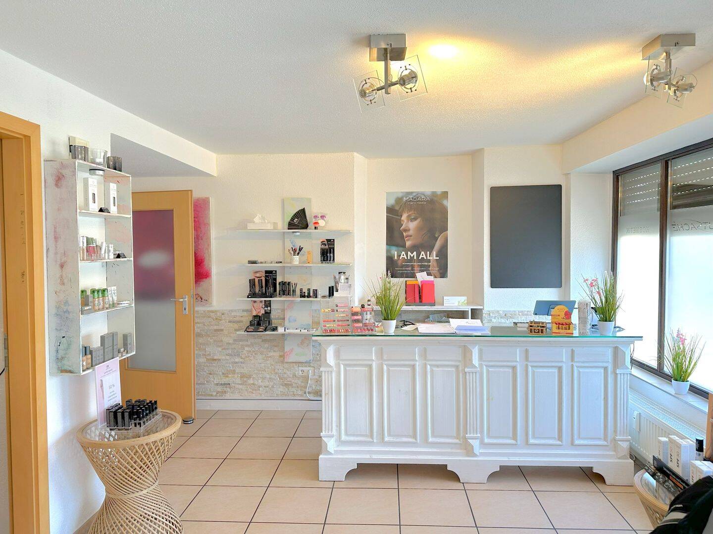 PREISREDUKTION! Starke Lage und top Mix aus Wohnen & Gewerbe! – Leonberg – Vorschaubild 2