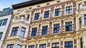 Baudenkmal: 4-Raum-Maisonettewohnung mit Balkon, Dachterrasse und Lift in Magdeburg Sternenviertel