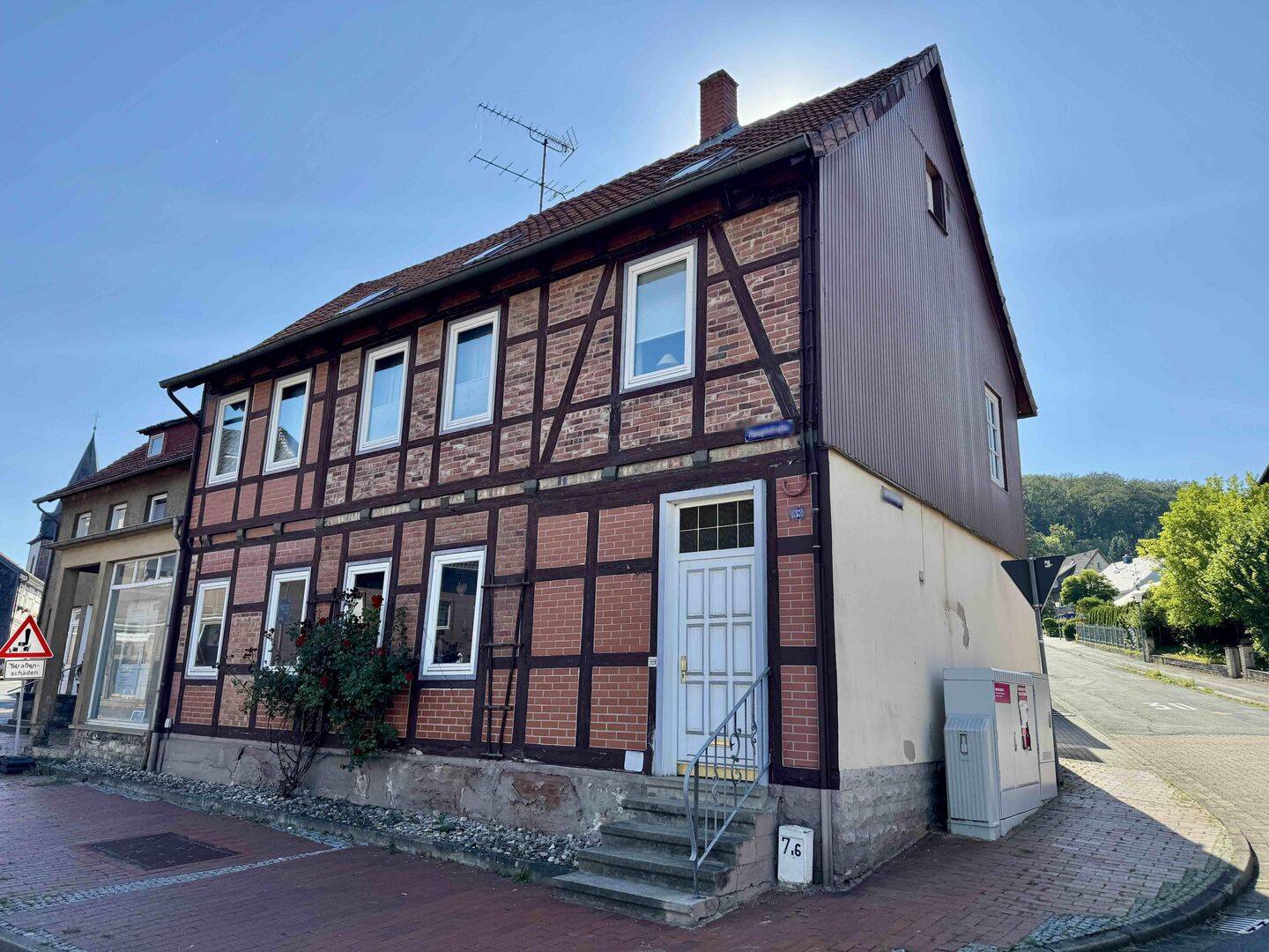 Zweifamilienhaus mit großzügiger Werkstatt - vielseitige Nutzungsmöglichkeiten