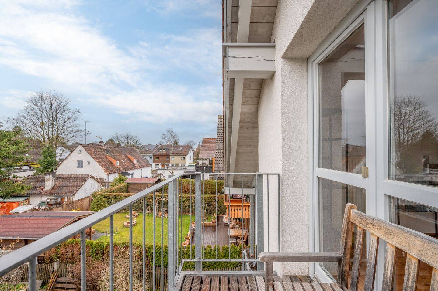 AIGNER - Helle Dachgeschosswohnung mit Loft-Charakter und sonnigem Balkon in Trudering – München – Vorschaubild 2