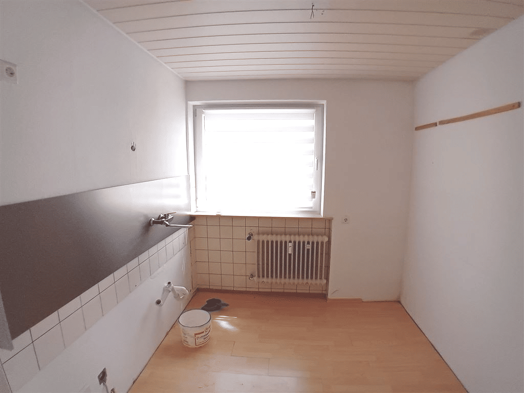 Viel Platz für Ihre Wohnideen - Zweifamilienhaus mit Doppelgarage – Herbrechtingen – Vorschaubild 3