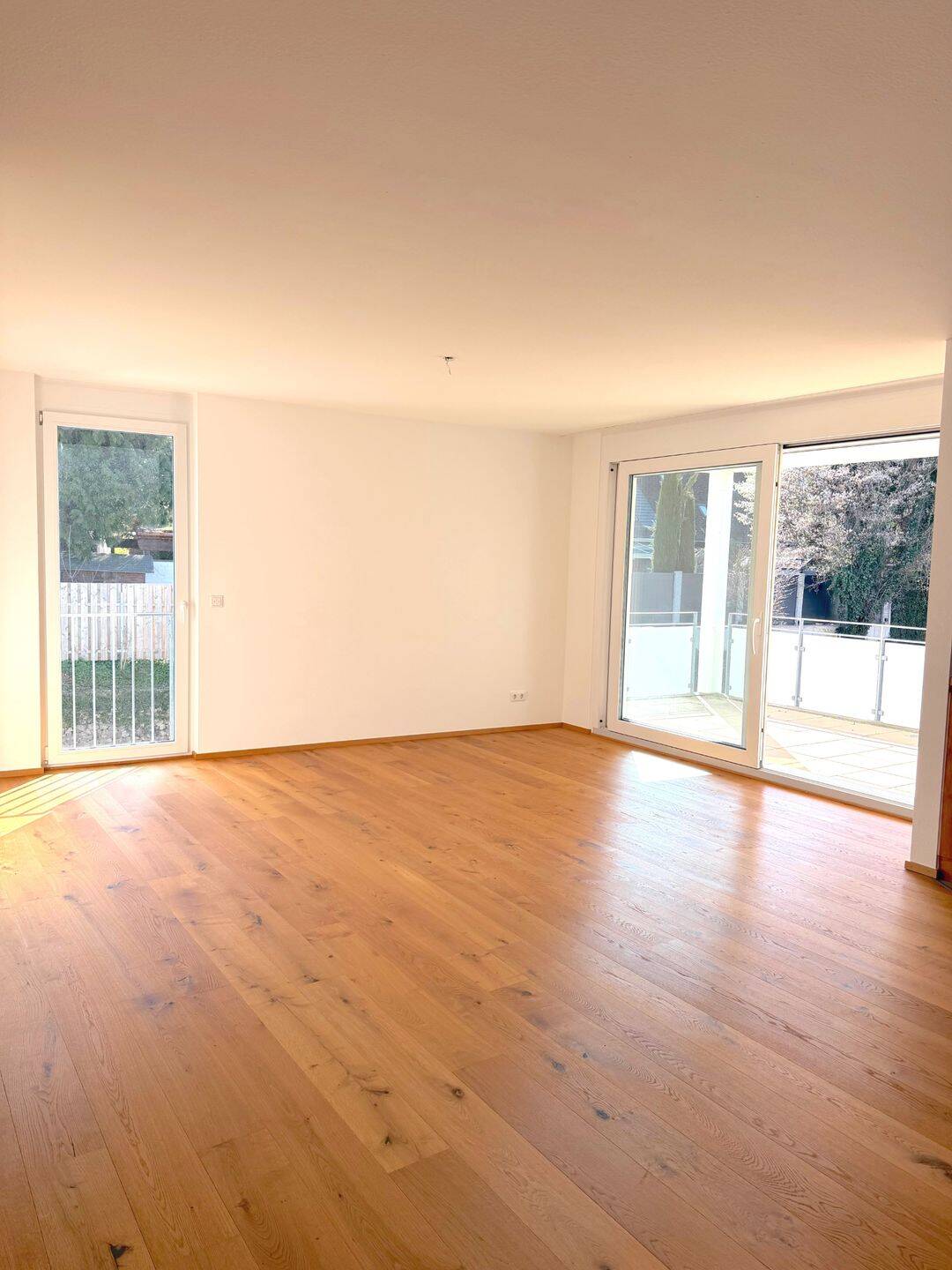 Exklusive 4-Zimmer Wohnung mit EBK + TG-Stpl. im Freiburg Osten – Freiburg im Breisgau – Vorschaubild 2