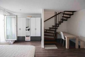 Attraktive Maisonette-Wohnung mit Aufzug und zwei Dachterrassen in Obertürkheim – 70329 Stuttgart – Vorschaubild 2