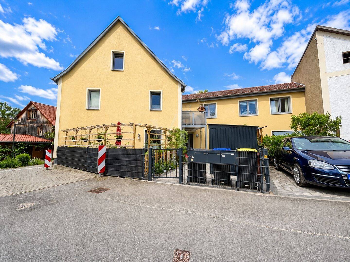 Modernisiertes Mehrfamilienhaus in Niedergrunstedt