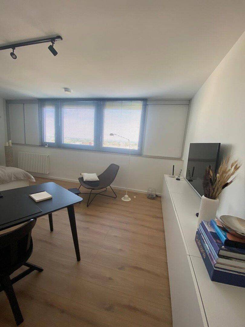 Vom Eigentümer: Helles, kernsaniertes Apartment in Neuehrenfeld