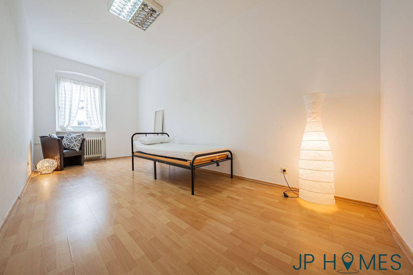 Altbau-Charme in Rudow: 3 Zimmer, bezugsfrei, 2,84m Deckenhöhe & Garage, Top-Anbindung dank U7 – Berlin – Vorschaubild 3