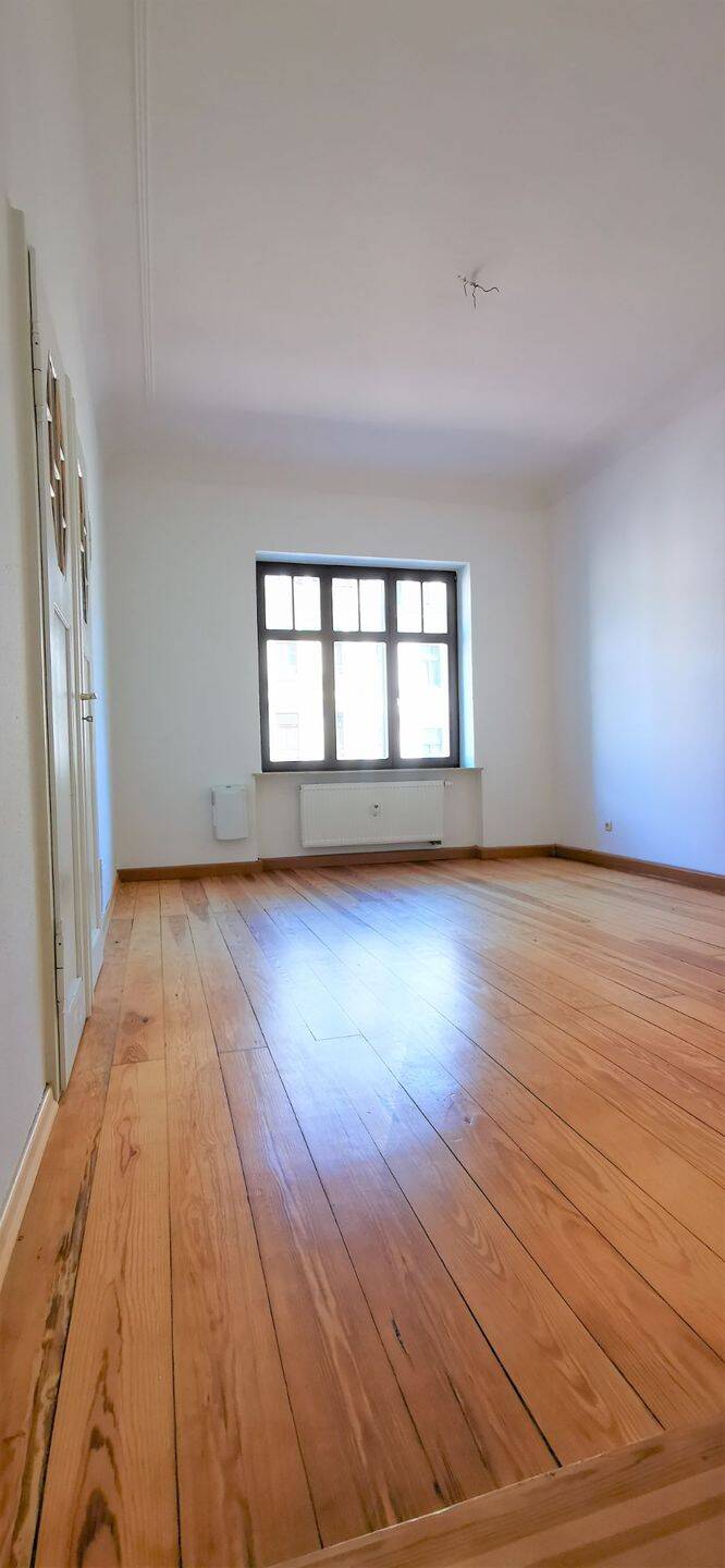 Schöne Wohnung mit hohen Decken, Wohnküche und Wintergarten. – Leipzig – Vorschaubild 4