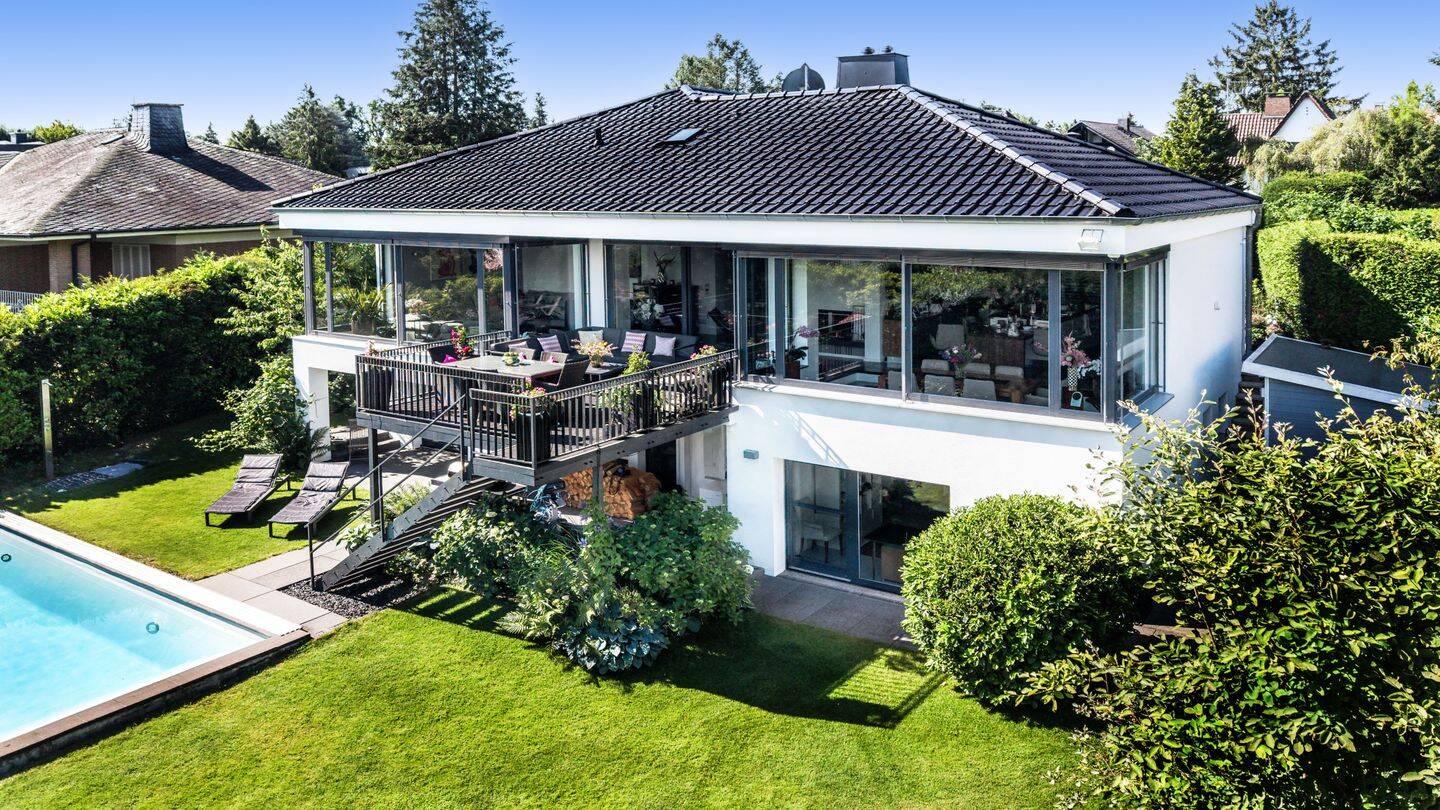 Modernes designorientiertes Einfamilienhaus mit Pool Toplage Bad Homburg