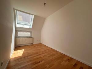 "Mitten im Leben - Citywohnung am Marienplatz in S-Süd - 3-Zi-OG-ETW mit Balkon, Aufzug und TG" – 70178 Stuttgart – Vorschaubild 4