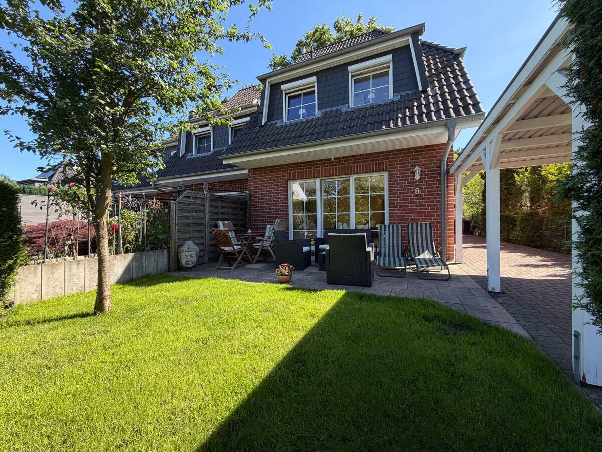 Familienfreundliches Reihenendhaus mit Garten, Terrasse und Carport in Rahlstedt – 22147 Hamburg – Bild 1 von 9