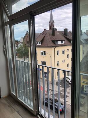 3,5 Zimmer-Wohnung mit sonnigem Balkon, EBK, in ruhiger Lage – 89231 Neu-Ulm – Vorschaubild 3