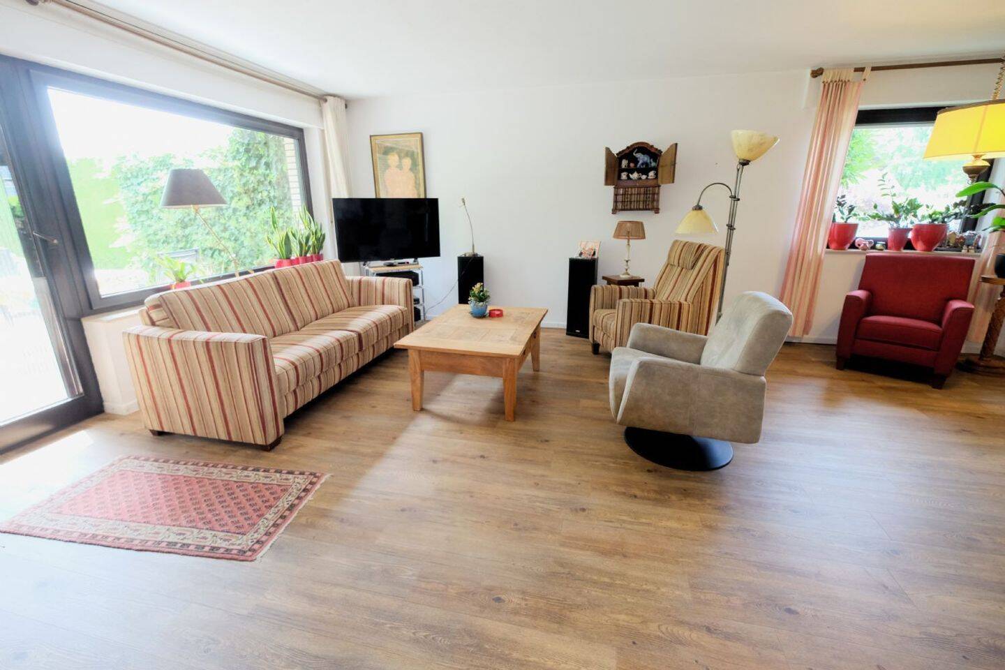 Freistehendes Einfamilienhaus mit Keller, Garage und großzügigem Garten – Kranenburg – Vorschaubild 7