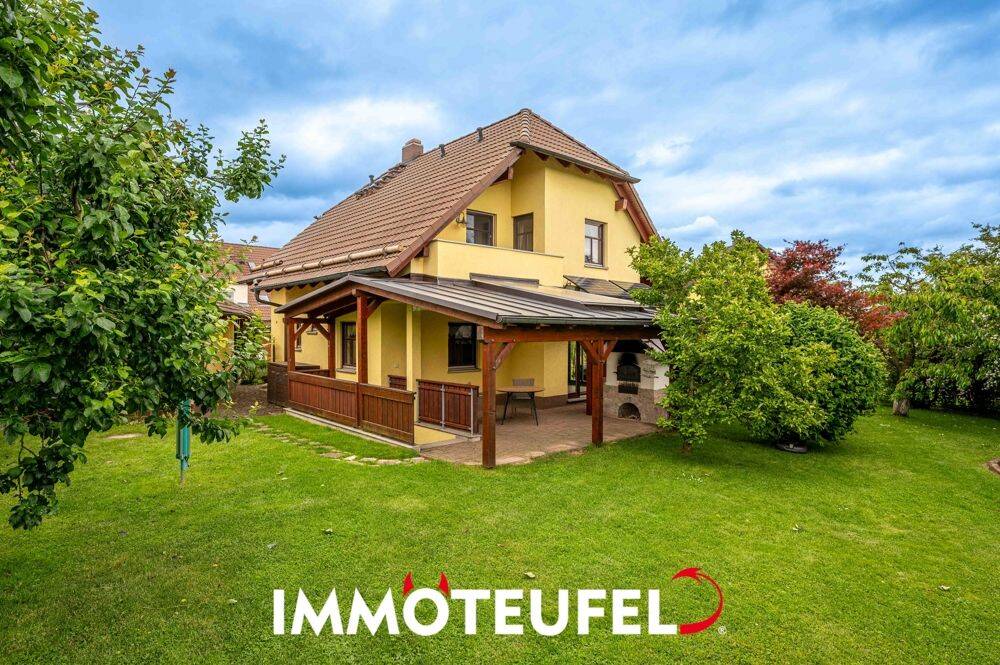 Einziehen und wohlfühlen - gepflegtes Familienhaus mit Fußbodenheizung und Traumgarten am Feldrand