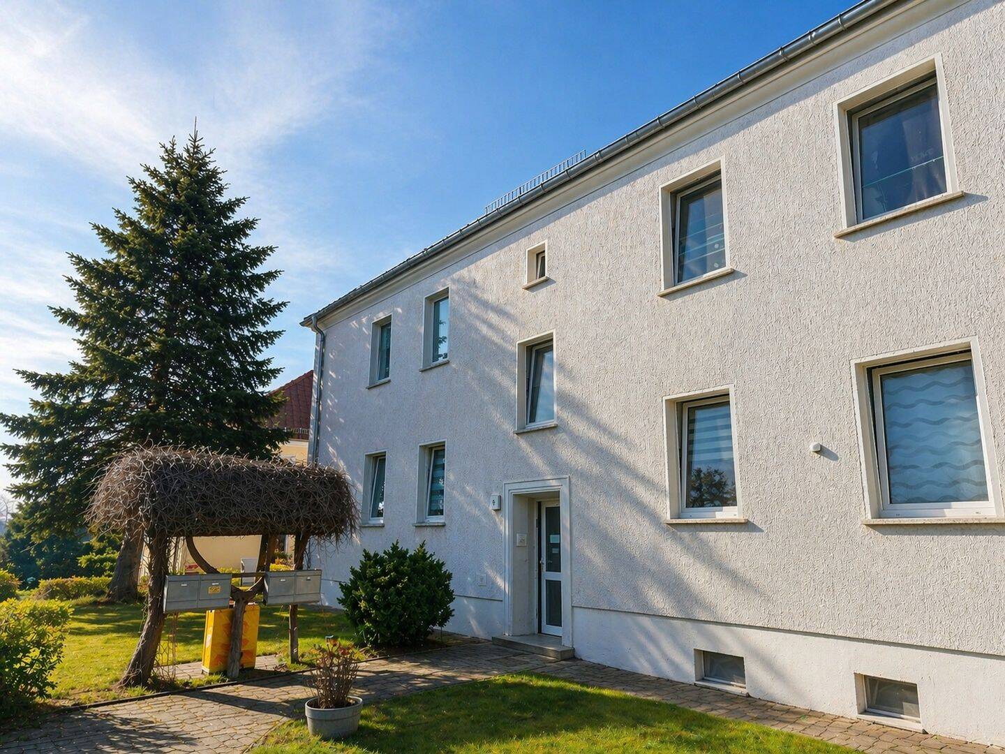 Gepflegtes Mehrfamilienhaus | 4 WE | voll vermietet | ruhige Lage | solide Rendite bei Zeitz – Zeitz – Bild 1 von 9
