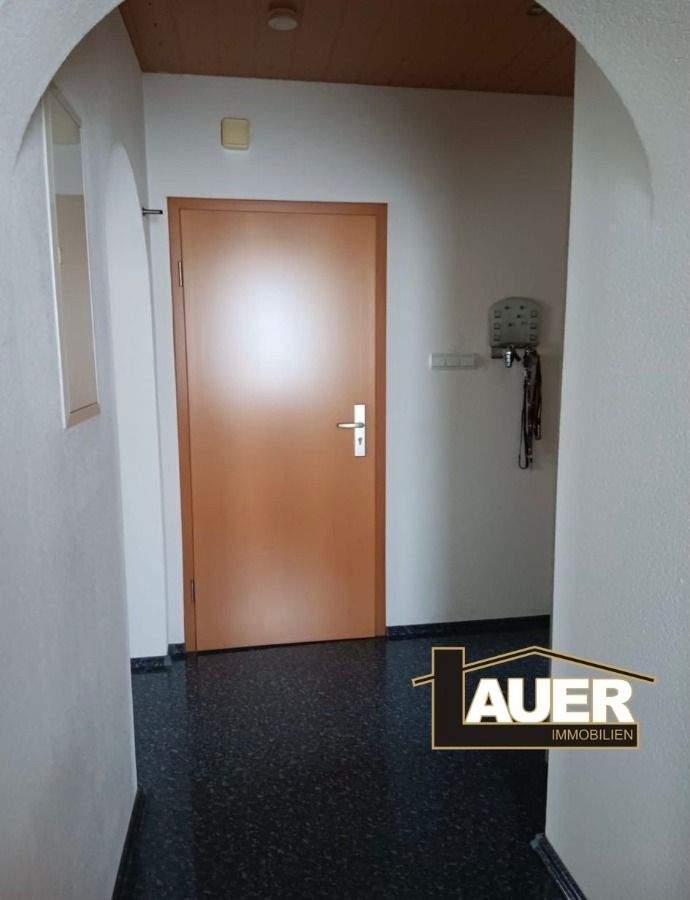 Mehrfamilienhaus mit 4 Garagen in Saarbrücken zu verkaufen. – Saarbrücken – Vorschaubild 9