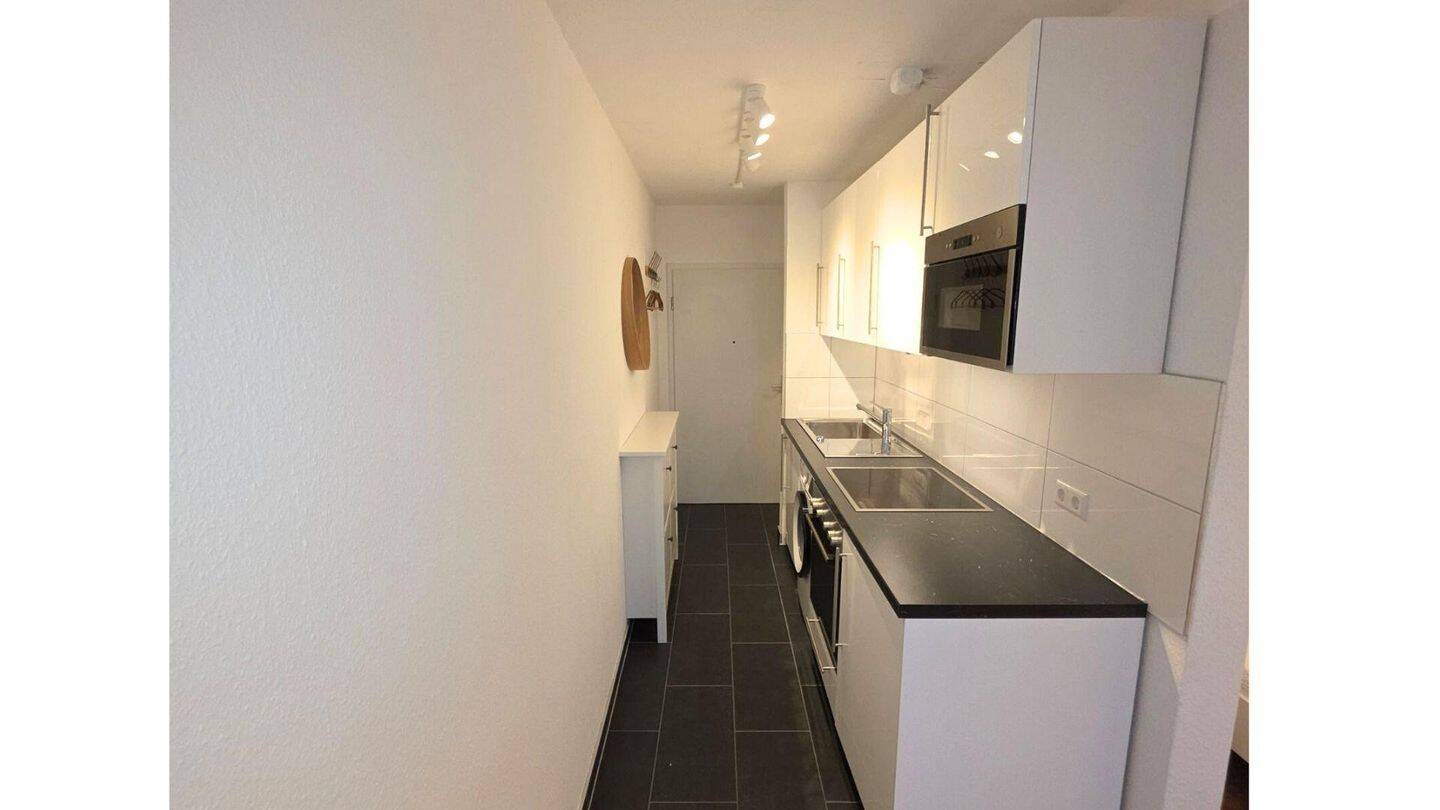 Voll möbliertes Designer-Apartment mit Balkon & TG-Stellplatz, Mannheimer Bestlage L7, direkt an Uni – Mannheim – Vorschaubild 5