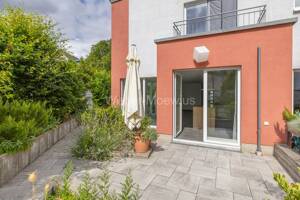 Modernes EFH (einseitig angebaut) mit gehobener Ausstattung, Nolte-EBK, FBH, Terrasse, Balkon etc.