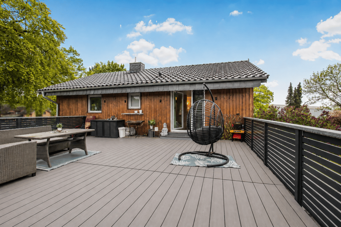 Hier wächst Familie zusammen - modernisiertes Zweifamilienhaus mit Garten in Pinneberg-Waldenau – Pinneberg – Bild 1 von 8