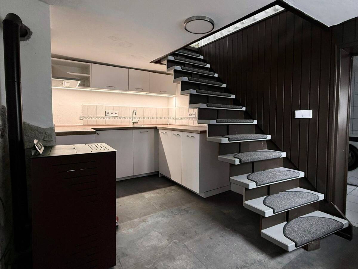 Charmante 3- Zimmer Maisonette Wohnung mit Einbauküche – 66687 Wadern – Bild 1 von 8