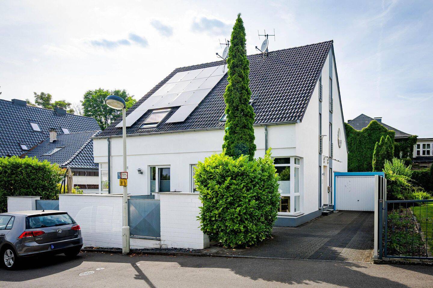 Provisionsfrei: Moderne, wunderschöne Doppelhaushälfte in Solingen - 3,8% Rendite