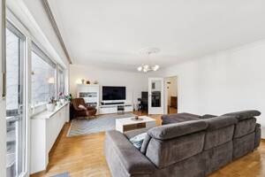 Zwischen Stadt und Natur: Stilvolle 4-Zimmer-Wohnung mit Garten & Balkon – 80935 München – Vorschaubild 5