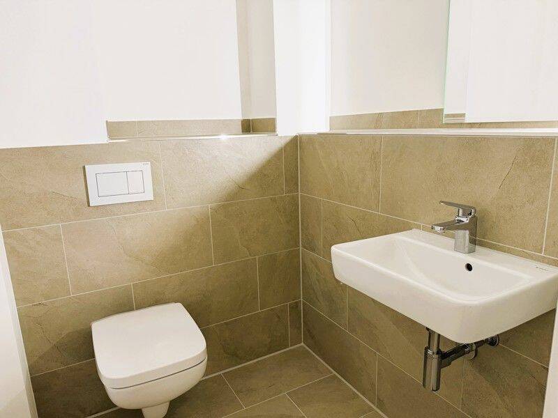 Charmante 3-Zi.-Wohnung mit sonnigem Balkon, moderner Küche und Wohlfühlbad – Augsburg – Vorschaubild 8