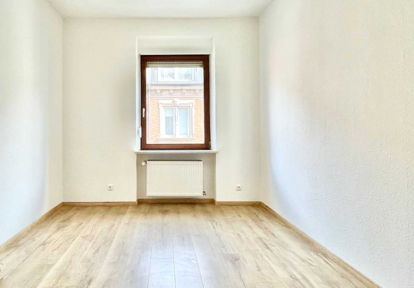 St. Peter ! Charmante moderne 3-ZW, 80 m²,Balkon,neuwertiges Bad, EBK gegen Ablöse, 2.OG ohne Aufzug – Nürnberg – Vorschaubild 2