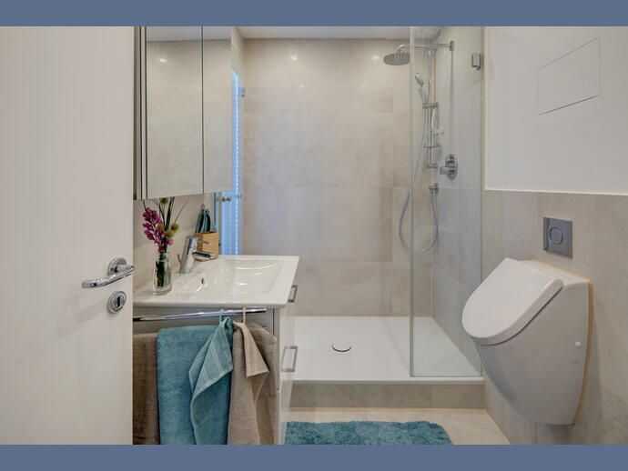 Möbliert: Moderne und gemütliche 2,5-Zimmer Wohnung auf Zeit – München – Vorschaubild 7