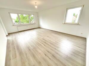 Große 4 Zimmerwohnung frisch für Sie renoviert – 44579 Castrop-Rauxel – Vorschaubild 2
