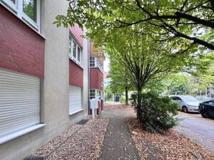 SONNIGE TERRASSE - MIT FAHRSTUHL & TIEFGARAGEN-STELLPLATZ - ZUR ZEIT VERMIETET – 12107 Berlin – Vorschaubild 7