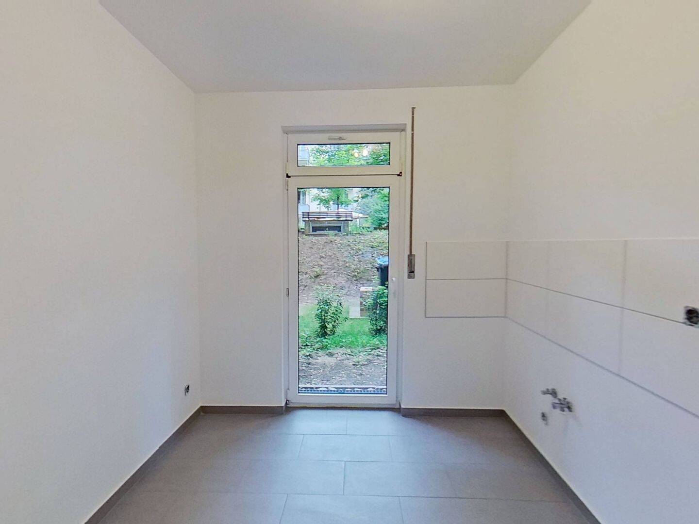 ** ERSTBEZUG nach Renovierung: Große 1-Zimmer-Wohnung mit Wannenbad in Eutritzsch ** – Leipzig – Vorschaubild 5