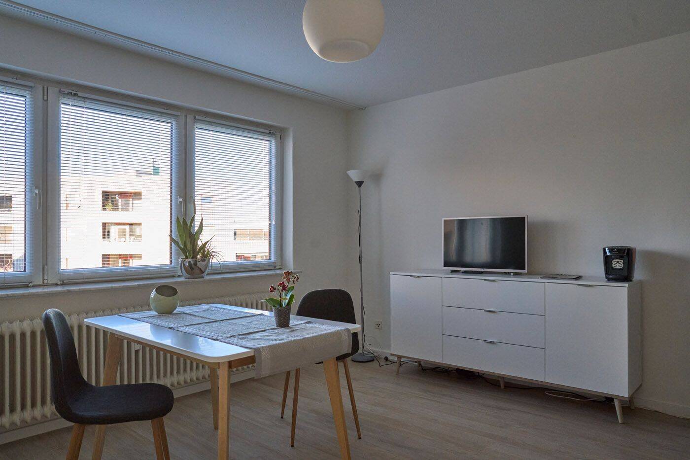 Hell & modern: Apartment mit Aufzug im Westen von Köln