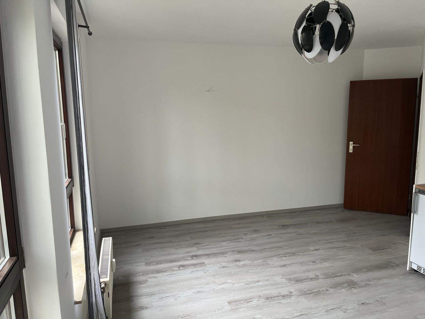 Gemütliche und helle 1 Zimmer-Wohnung zum Innenhof ausgerichtet, mit neuer Küchenzeile, modernem Duschbad, 2. OG - Nähe Nordklinikum – Nürnberg – Vorschaubild 6