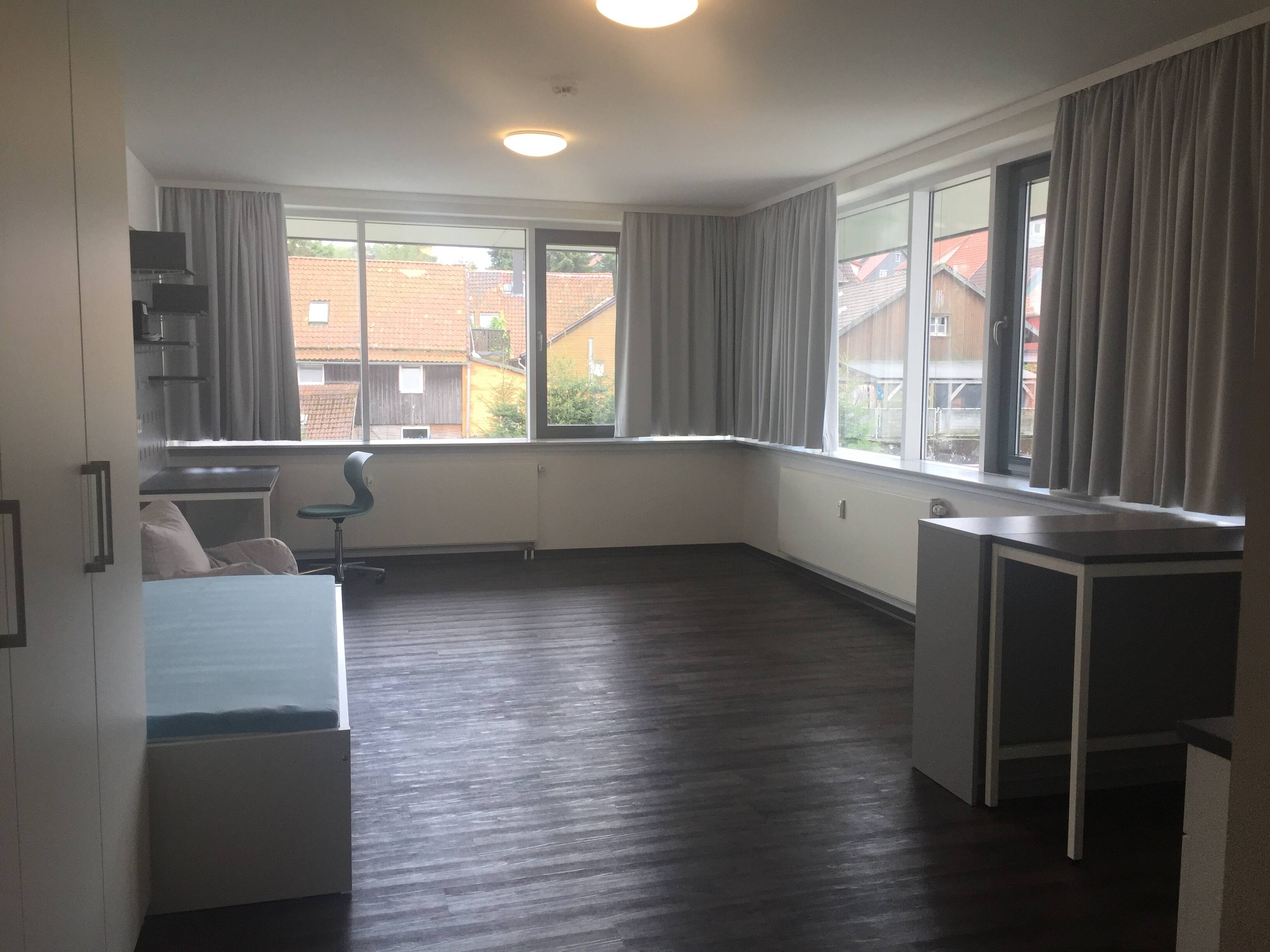 APP 2.01 - Großzügiges Apartment - Modernes Duschbad - praktische Einbauküche - schöne Möblieru