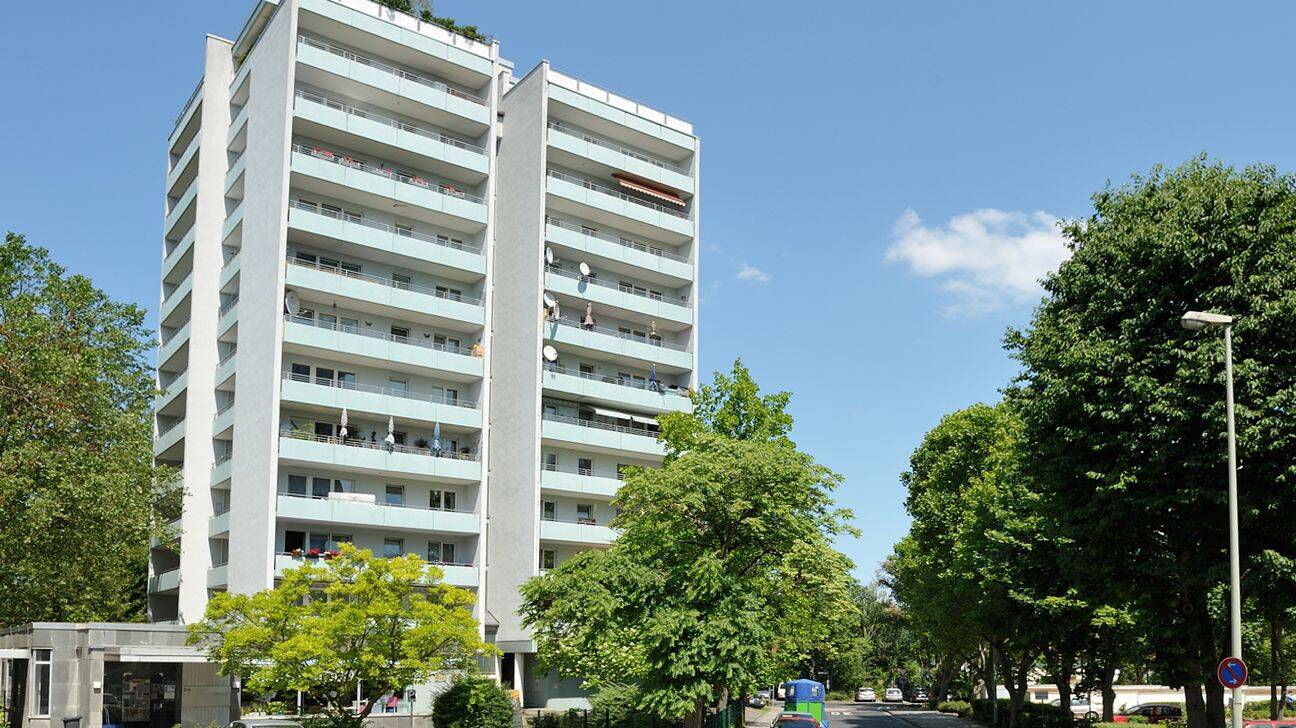 WG-geeignet: 2-Zi-Wohnung mit großem Balkon und extra Loggia!