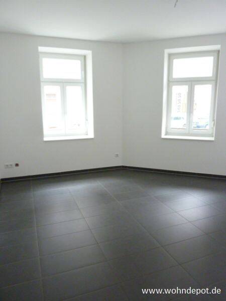 ab Juli * 2-RW * EBK mögl. * Hochparterre * Fliesenboden * FuBoHzg. * Anger-Crottendorf