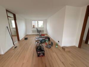 Renovierte 4-Zimmer-Dachgeschosswohnung mit Dachterrasse – 91056 Erlangen – Vorschaubild 4