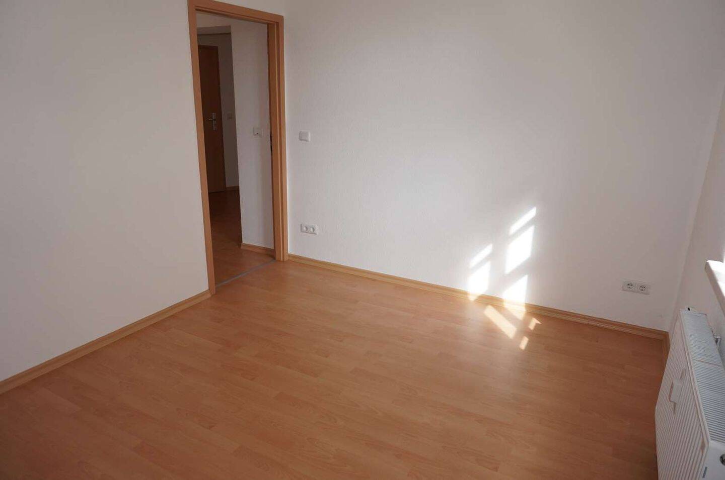 Moderner Grundriss / Bad mit Fenster u.v.m./ frei ab sofort ! – Chemnitz – Vorschaubild 9