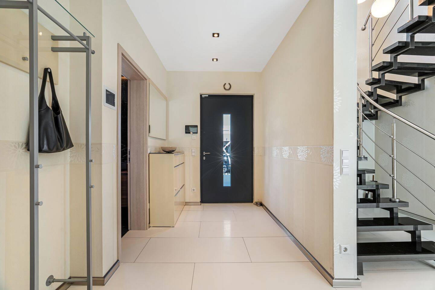 Exklusives Einfamilienhaus in Bestlage von Berlin-Rudow - moderne Technik trifft Familienidylle – Berlin – Vorschaubild 5