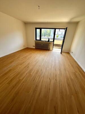 Renovierte 3 ZKB Eigentumswohnung mit Balkon im Erdgeschoss in St. Ingbert-Süd zu verkaufen! – 66386 Sankt Ingbert – Vorschaubild 6