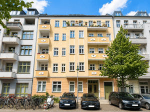 Top-Lage: Samariterviertel 2-Zimmer-Altbauwohnung aus der Gründerzeit im Herzen von Friedrichshain mit gr. Balkon – 10247 Berlin – Vorschaubild 1