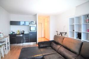 Es handelt sich um die Wohnung mit einem Zimmer sowie Balkon und EBK in Eschborn – 65760 Eschborn – Vorschaubild 3