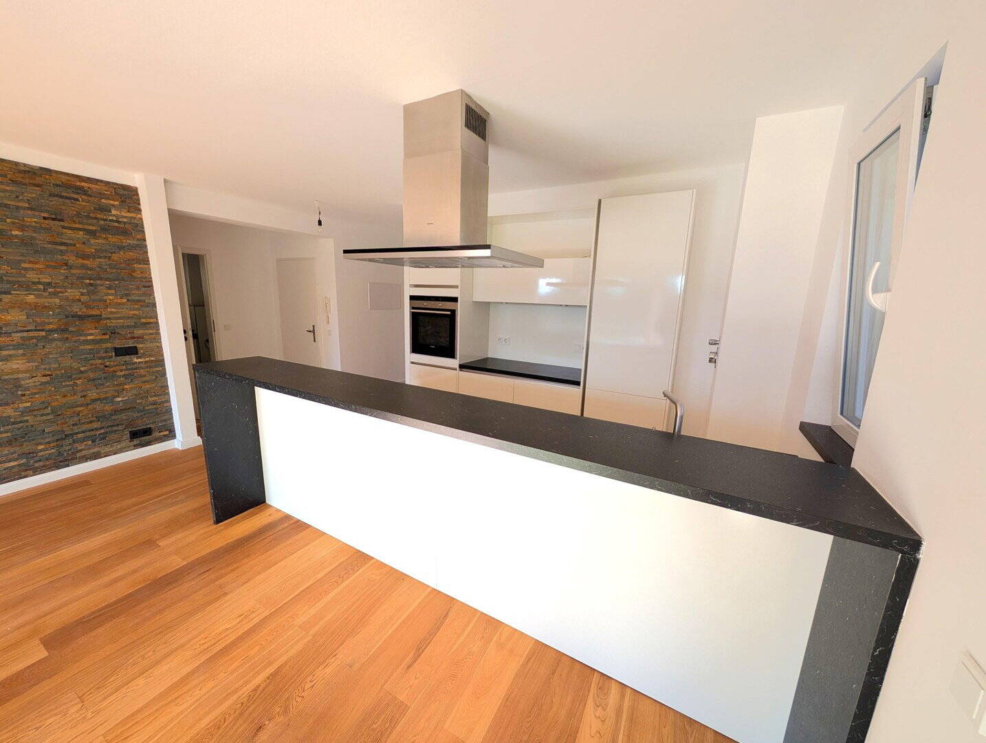PROVISIONSFREI | Erstbezug nach Modernisierung: Penthouse Wohnung inkl. Tiefgaragenstellplatz – Hamburg – Vorschaubild 3