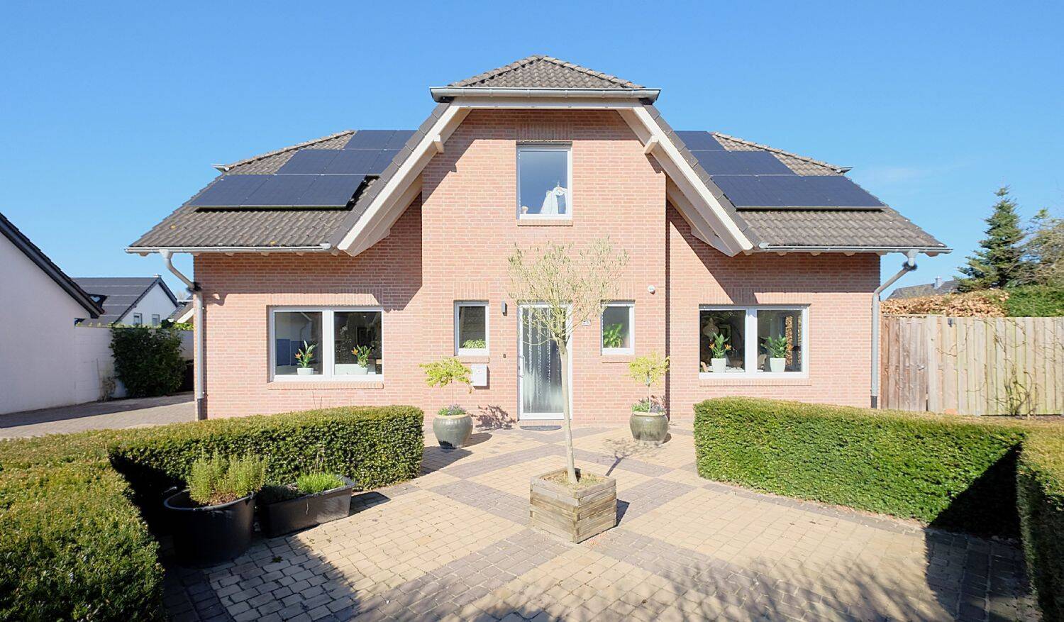 Gepflegtes Einfamilienhaus von 2003 mit Garage in ruhiger Wohnlage – Kranenburg – Vorschaubild 2