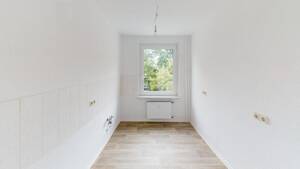 NEU sanierte 4-Raum-Wohnung mit Balkon in attraktiver Wohnlage – 9114 Chemnitz – Vorschaubild 2