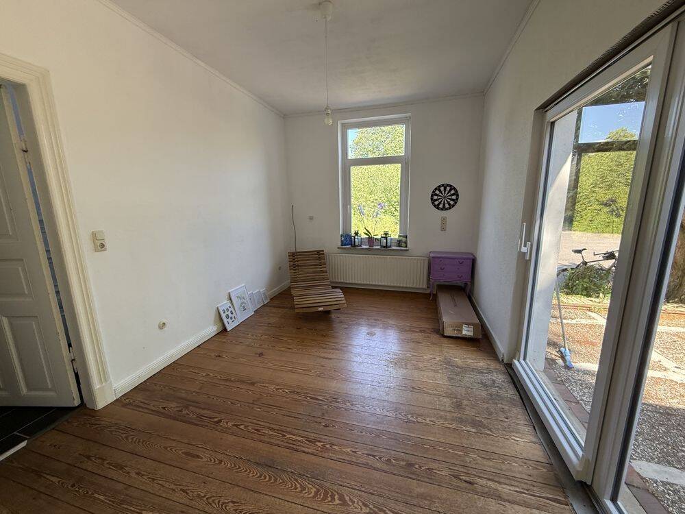 6-Zimmer EFH mit Terrasse, Teilkeller und diverse Stellplätze im Stadtzentrum – Bad Bramstedt – Vorschaubild 6