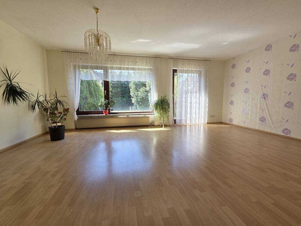 ** WOHNLAGE der EXTRAKLASSE ** idyllisch am Waldrand gelegenes großzügiges RMH direkt zum Bezug ** – Nürnberg – Vorschaubild 8