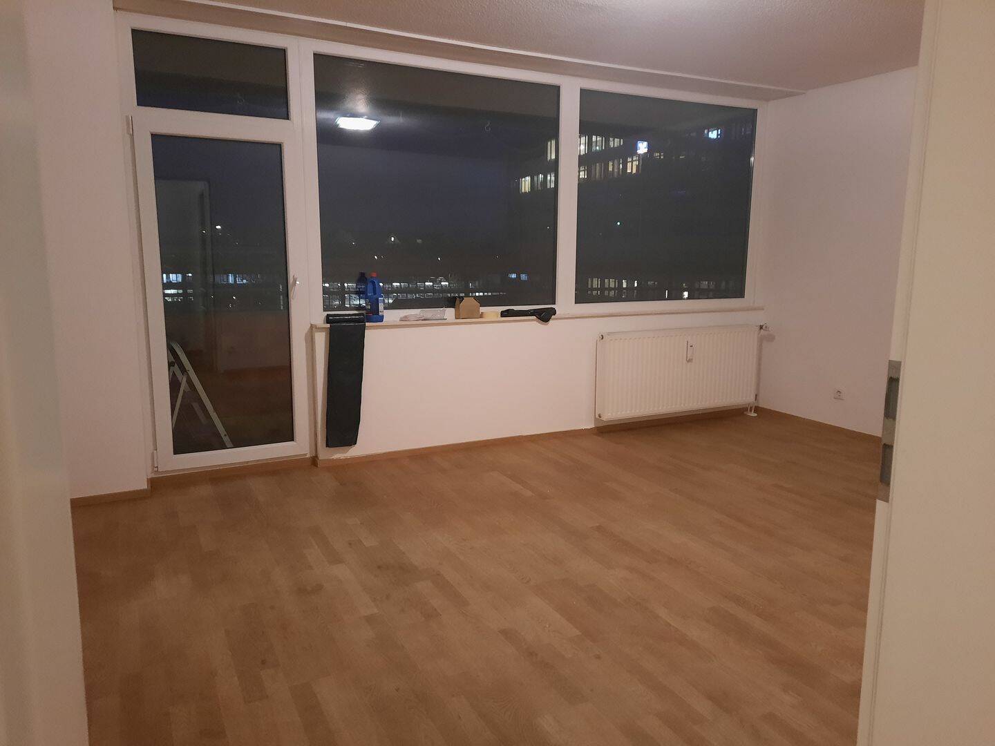 Gepflegte 2-Zimmer mitten in Nürnberg mit toller Aussicht , EBK, TG-Stellplatz – Nürnberg – Vorschaubild 3